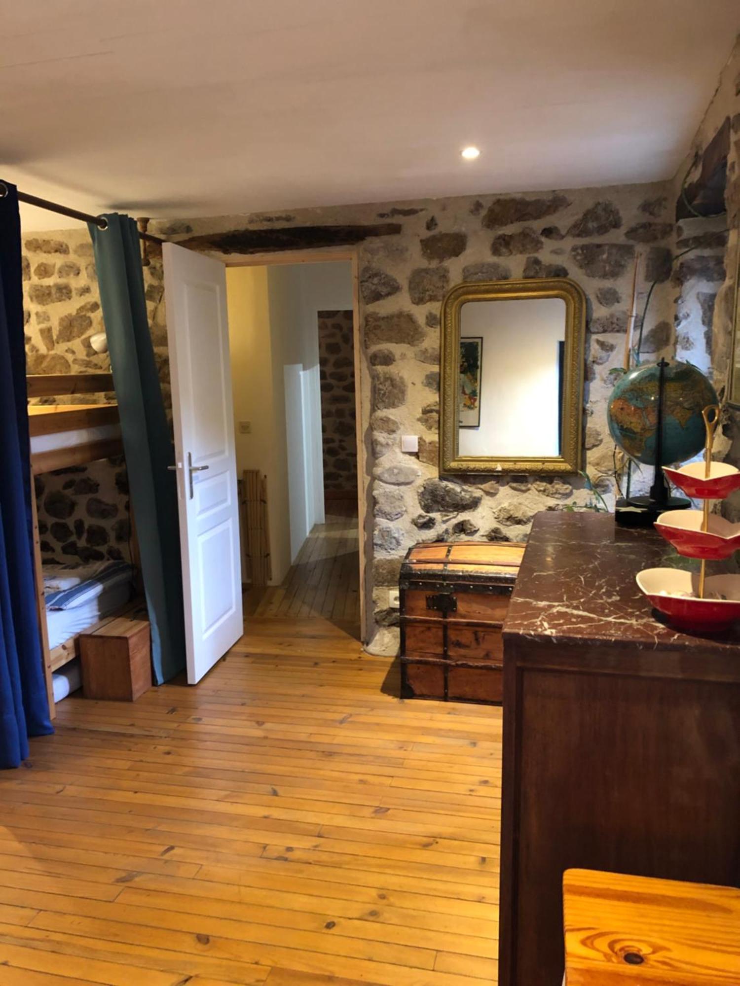 Les Pentes Du Chateau De Retourtour 拉马斯特尔 外观 照片